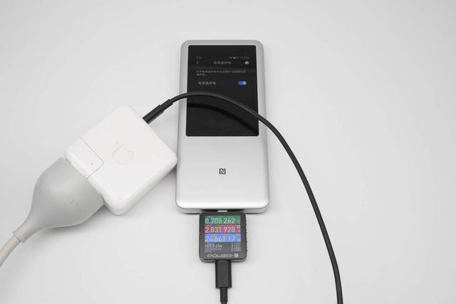 高达1999元售价是怎样的用料做过水准？中兴U60 Pro 5G随身WiFi拆解