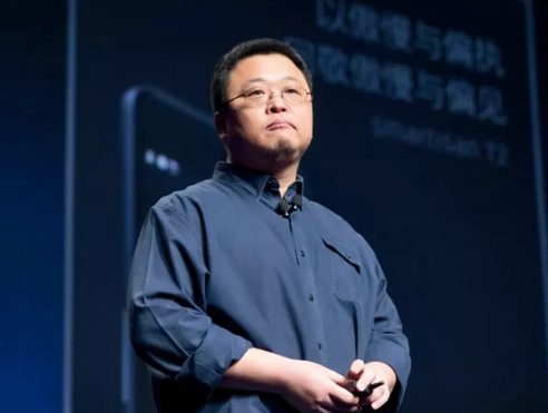 偷鸡不成蚀把米？以为能“捧杀”董宇辉，没成想自己被扒个底朝天