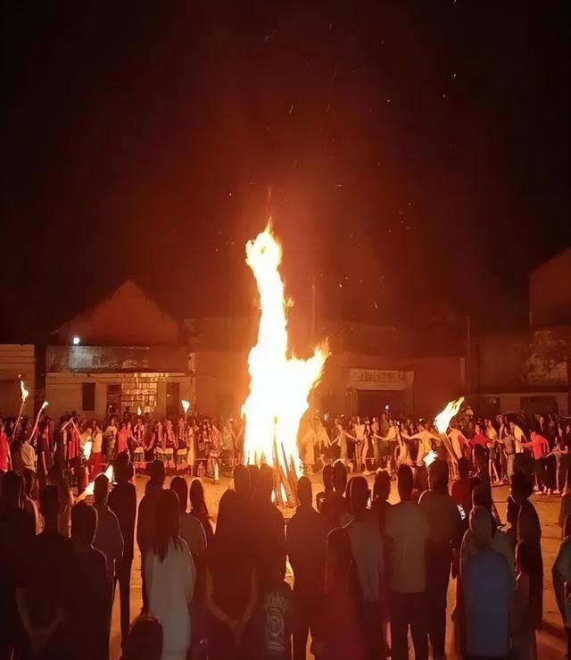 阳宗海火把节来啦，三地同燃，共庆民族狂欢！