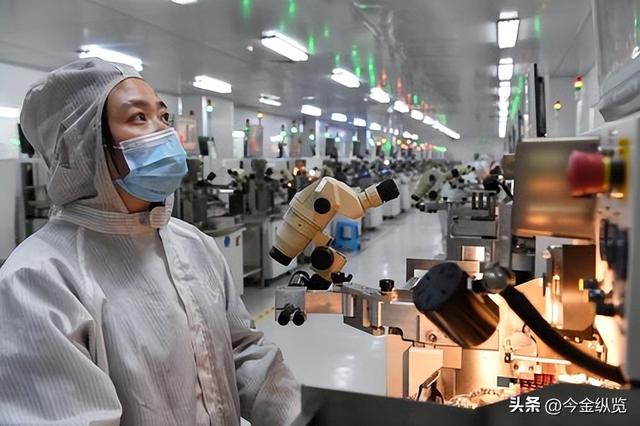 百度昆仑芯亮剑！两款AI芯片炸裂发布，彻底打破英伟达垄断野心！