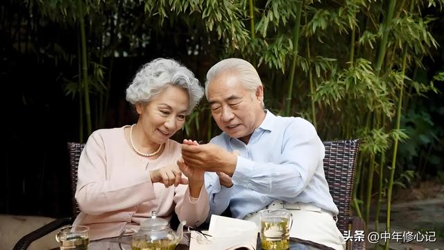 两性关系，惊人发现	，60岁与异性靠近，根本不是桃花运，而是这个