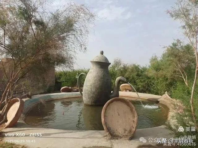 探秘新疆巴楚红海景区:自然与人文的交响| 申艳娟