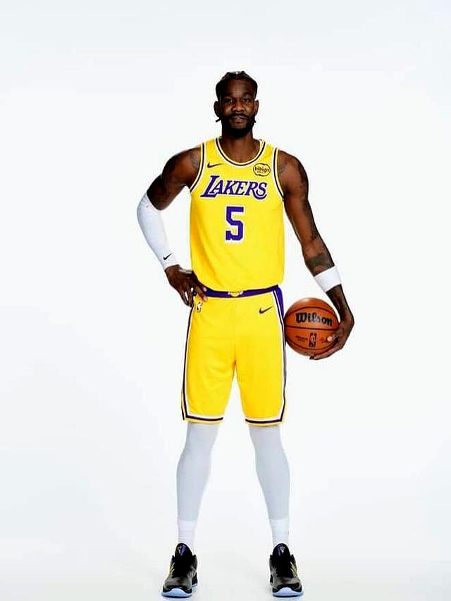 湖人首发中锋？艾顿在社媒晒出多张定妆照：在NBA的第八年🎱