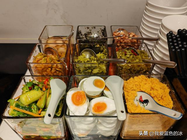 梅州这家酒店深夜粥到种类不少，做得真棒！