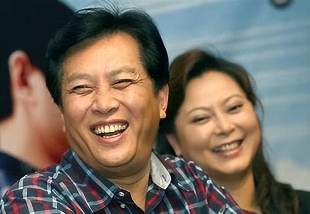 唐国强也没想到，走了35年的前妻，意外让两个残疾儿子承受了恶意