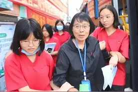 2000名学生没一个上清北！张桂梅被知名大V质疑，其实她早已回答图片