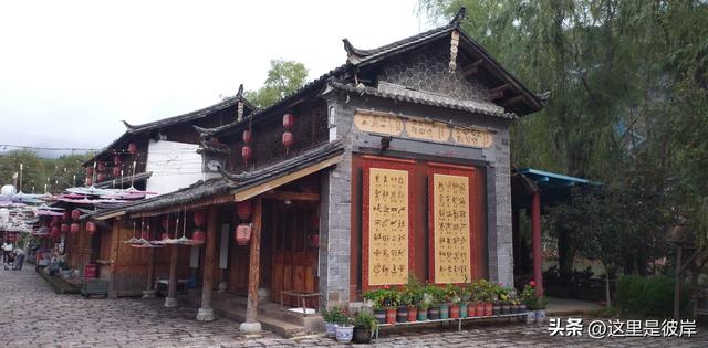 乘旅游专线游丽江的观音峡