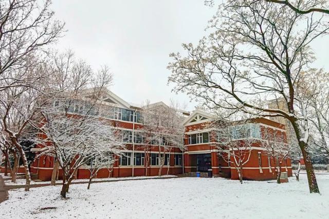 赴一场校园雪约,猜猜哪栋是你的 “温暖小窝”