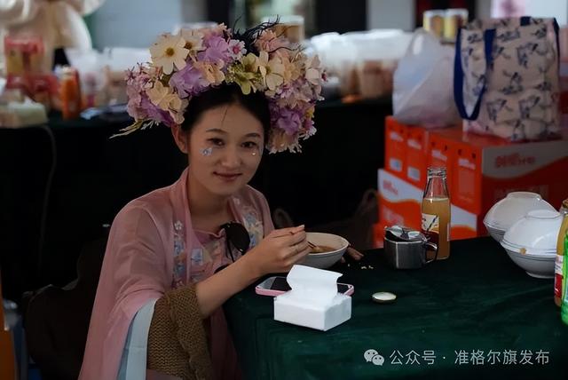 在准格尔相遇：游客的笑脸，是最好的答卷