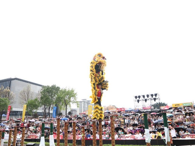 趣游“十五运”｜佛山龙狮有几威？且听鼓点响起，来这些地方体验龙狮文化！