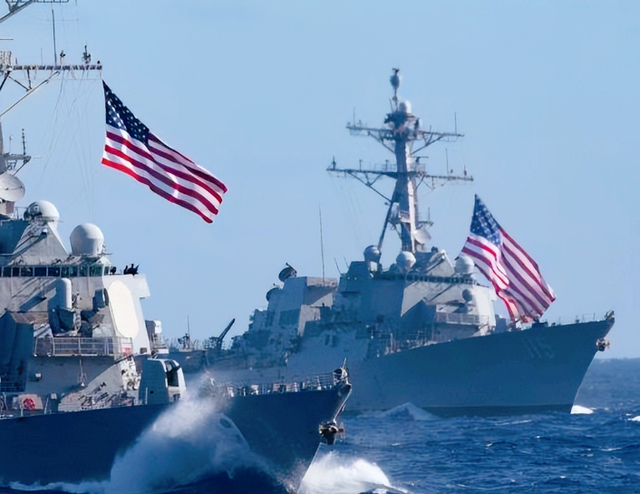 “搞笑”的不是坠机，是老航母还在撑场面！美军的精锐去哪了？