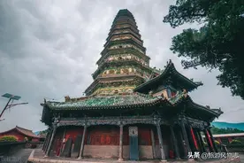 精美绝伦的2座琉璃塔，中国第一琉璃塔，藏在山西的一个小县图片