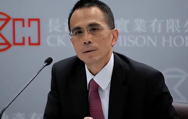 身价千亿有什么用？李嘉诚两儿子的现状，给所有父母都提了个醒