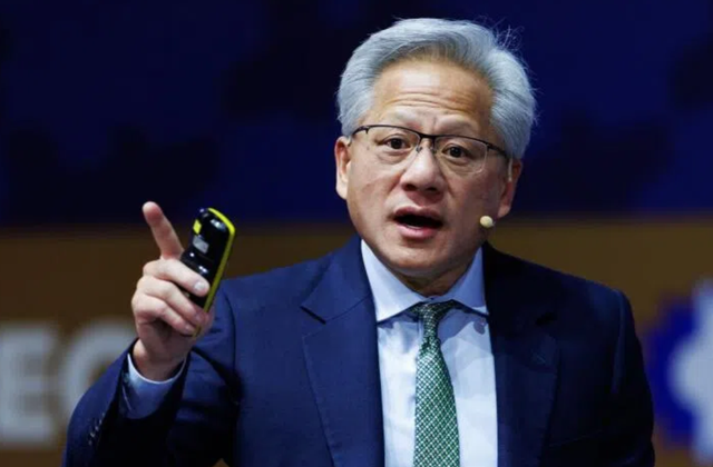 英伟达CEO给出三大理由，中美AI竞赛美国已露败相？