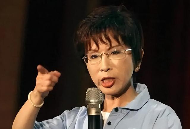 回台即抓捕？洪秀柱专机落地，国台办阐明立场，民进党只能照办！