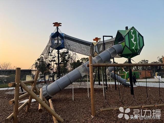 南瓜田乐园开园 环秀湖畔又添文旅打卡新地标