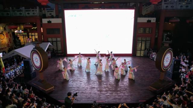 西乡夏日乐翻天：樱桃沟泼水狂欢+汉风廊桥纳凉晚会