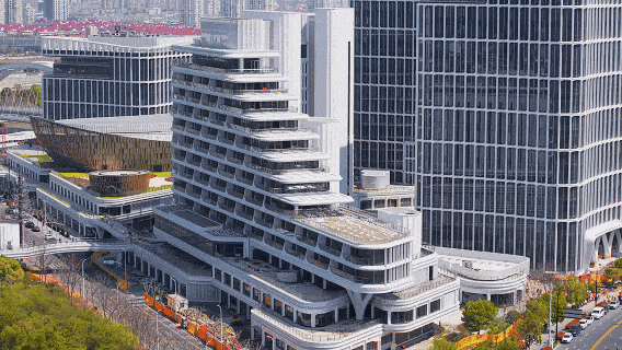 上海新地标来了！除了LV大船，黄浦江边又添两座超惊艳“巨轮”