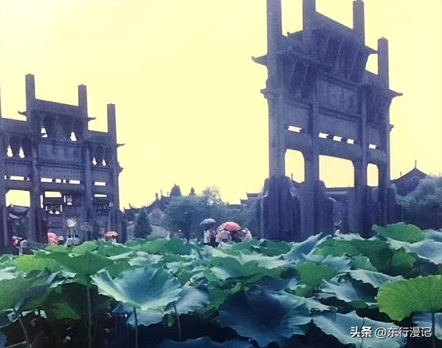 一场雨，让我闯进了26年前的徽州！那时的西递是一种原生态的美