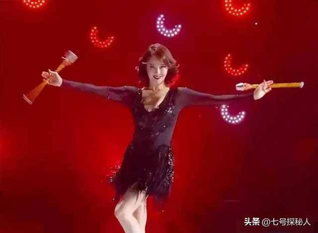 她曾是体操冠军，16岁被姜文带进娱乐圈，因长得太美绯闻多如牛毛