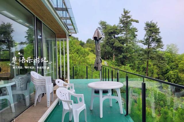 浙江宁波将军山麓的古村，群山环抱犹如世外桃源，堪称绝美度假村