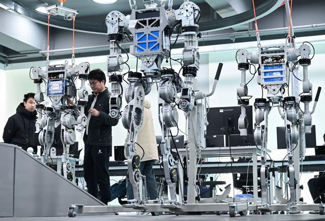 顶尖机器人科学家移居中国，为什么舍弃发达国家，偏偏选择中国？