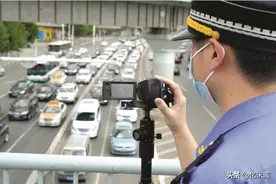 电子眼“闪一下”和“闪两下”代表啥？许多人不知道，交警说答案图片