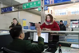 嫁给中国人后，在黑河生活好多年的俄罗斯姑娘，如今过得怎样？图片