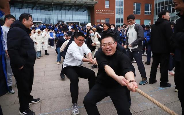 凝心聚力,气拔山河 | 恒德冬季拔河比赛热血开拔!