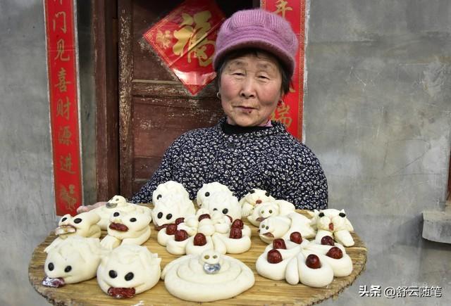 那年妈走后，表婶强行带走我，吃住她家16年，她生日我送一串钥匙