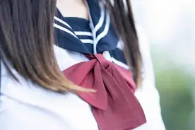 日本女学生「裸上身」健康检查：「我没法说不」图片