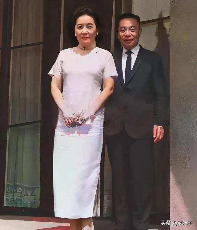这才是蒋介石和宋美龄的真实长相，老蒋看着不太老实