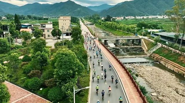 诚意之果·黄金李赞2025中国韶关·乐昌黄金柰李骑行嘉年华活动举行