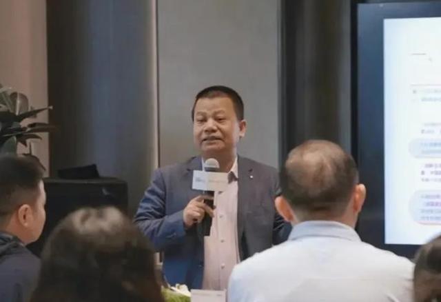 “人口警报”再次拉响，这次是没人愿意再生了，专家奇葩建议频出
