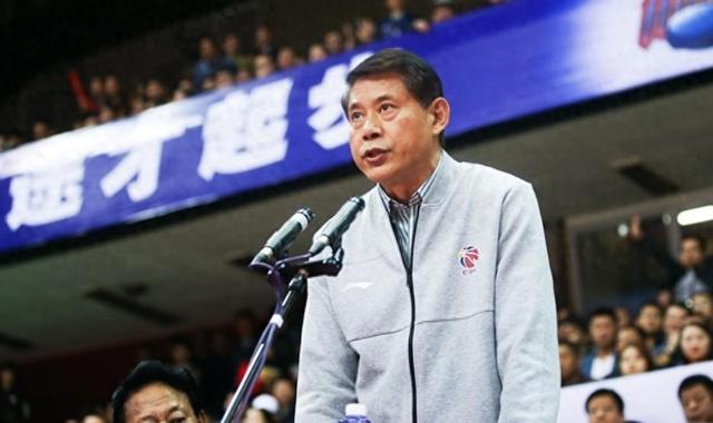 逼姚明退役，毁了王治郅，他凭一己之力让中国篮球倒退了二十年！