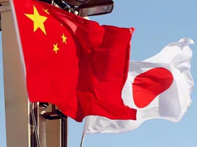 高市还没道歉，日本要求中国解释双手插兜，中方回应