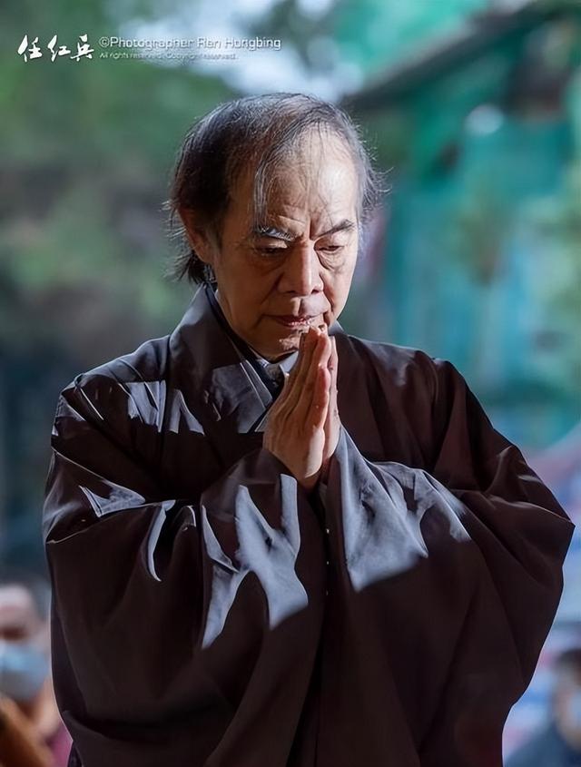 拔萝卜带泥！释永信倒台后，最惨的不是女明星，而是捐了46亿的他
