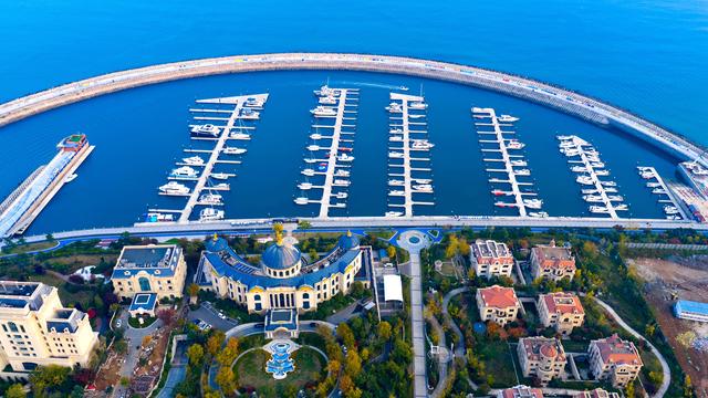 来灵山卫街道赏秋，邂逅星光岛梦幻山海诗画，五彩斑斓美得惊艳