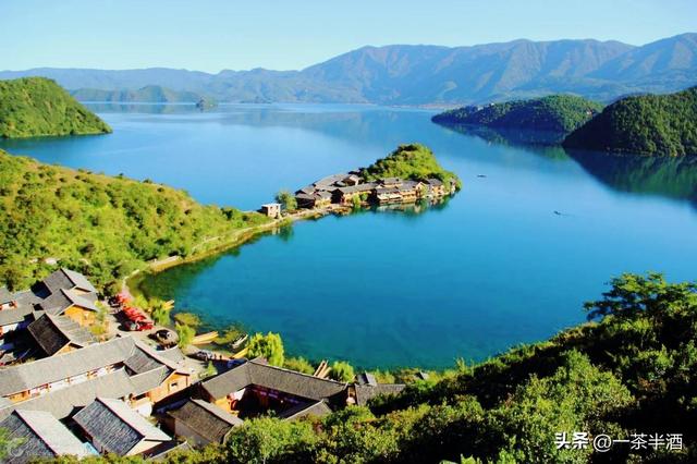 自驾营地：云南丽江市免费床车房车自驾露营地停车场主要景点美食