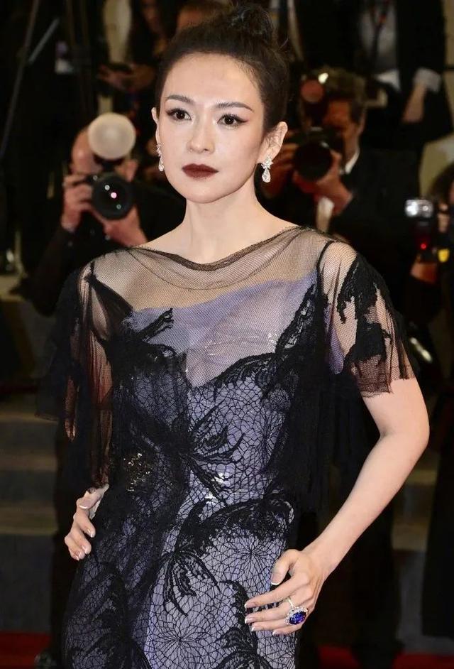 离春节不到两个月，46岁章子怡再次官宣喜讯	，撕碎汪峰仅剩的体面