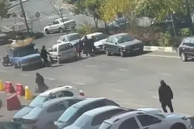 德黑兰大学女学生事件：抗争强制头巾的勇敢与悲哀图片