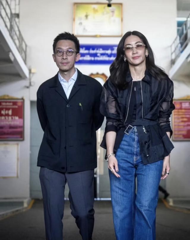 他信的女儿佩通坦和萍通坦挑大梁，各自都择良婿，一个女婿半个儿