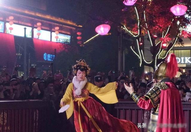 西安大唐不夜城逛完，到洛阳应天门：终于懂为啥西安夜文旅更火！