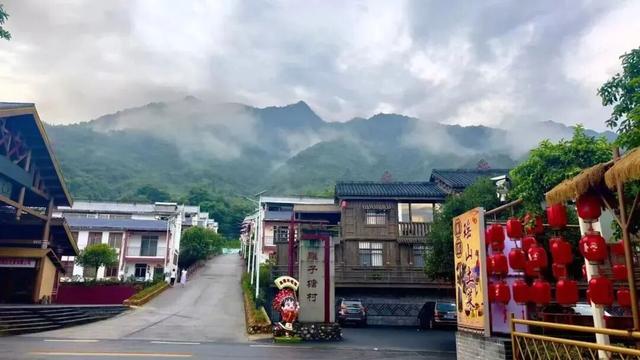 2025广东旅博会圆满落幕！韶关展厅展示非遗绝技+AI打卡、抽奖火出圈！实力诠释“天然氧吧，康养胜地”
