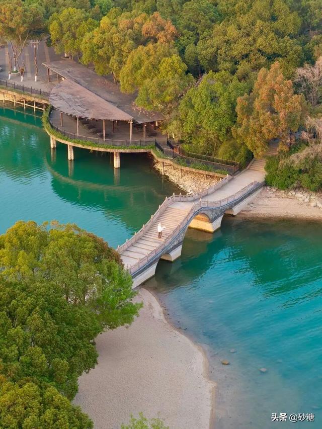 中老年人必看！6大低花费轻松游小城攻略，医生推荐的健康慢旅行