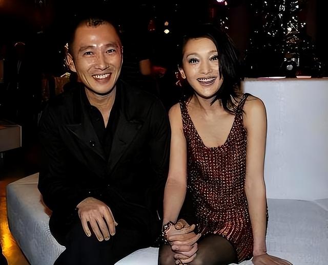 “京圈恶少”王烁：睡遍娱乐圈女星，殴打继母王艳，枪指刘涛老公