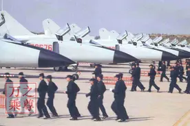 逐渐消失，中国海军航空兵陆基战斗机部队现状图片