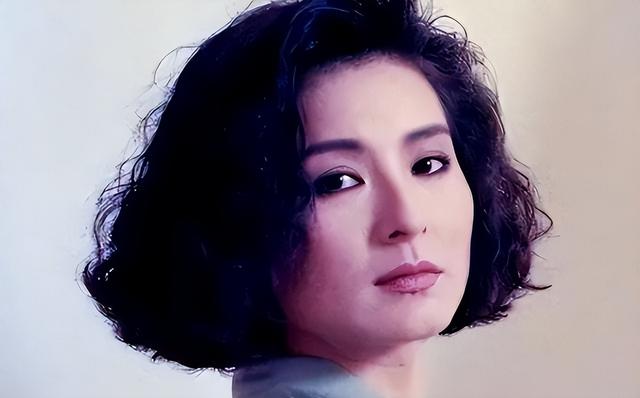 65岁天后终生未婚，无性无爱，流落街头无人问津，被母亲毁掉一生