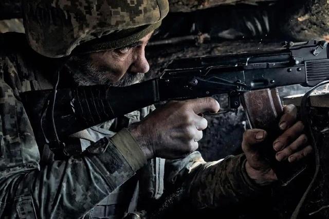 俄乌局势突变！第二个国家出兵俄罗斯：5000精锐比朝鲜军队还凶猛