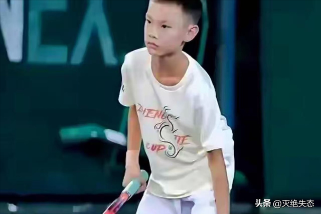 41岁的林丹也没想到，自己败光的体面，如今被9岁的儿子挣了回来